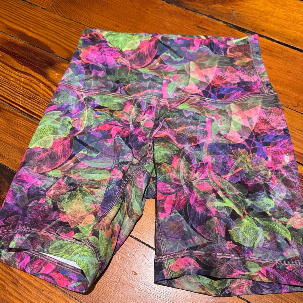 Women’s Lululemon Wunder Train High Rise Short 6”